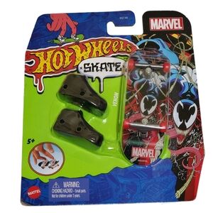 New RARE Hot Wheels Skate Fingerboards Marvel Series VENOM